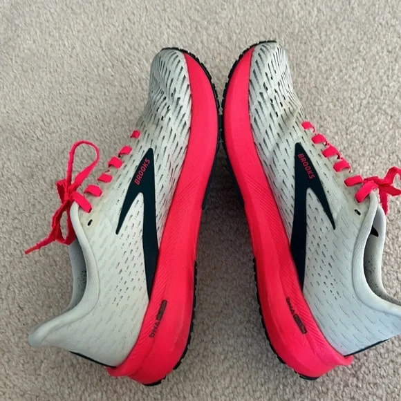 Women’s Brooks Hyperion Tempp 8.5 - Picture 5 of 9